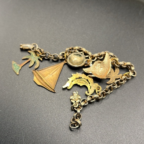 Vintage charm bracelet with 7 charms - Picture 5 of 5